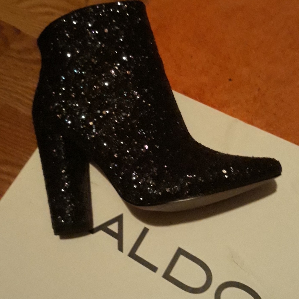 Black boot